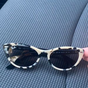 Rayan cat eye sunglasses